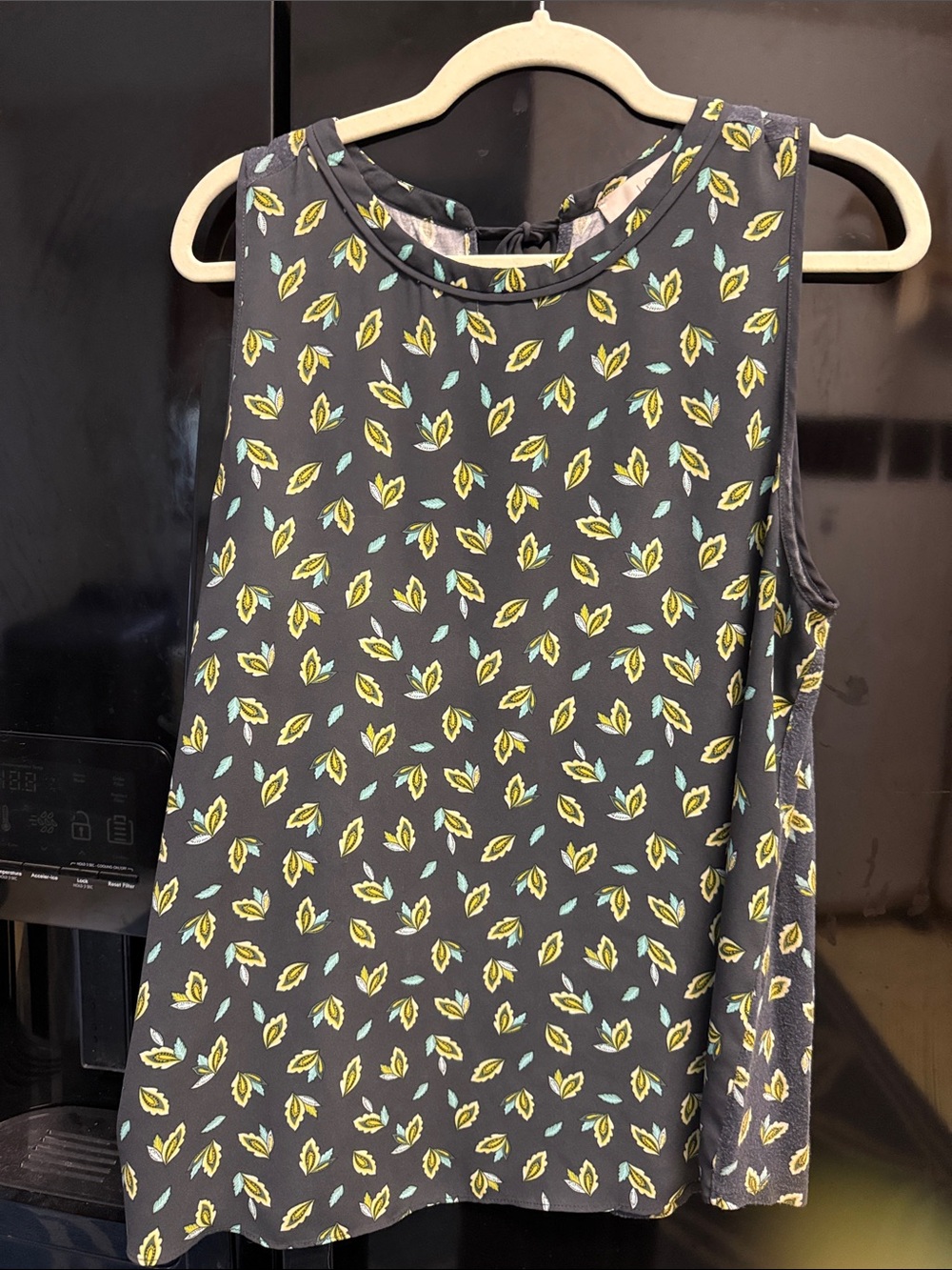 LOFT Women’sSleeveless Black Floral Print Shell Top - Yellow & Teal Leaf Pattern